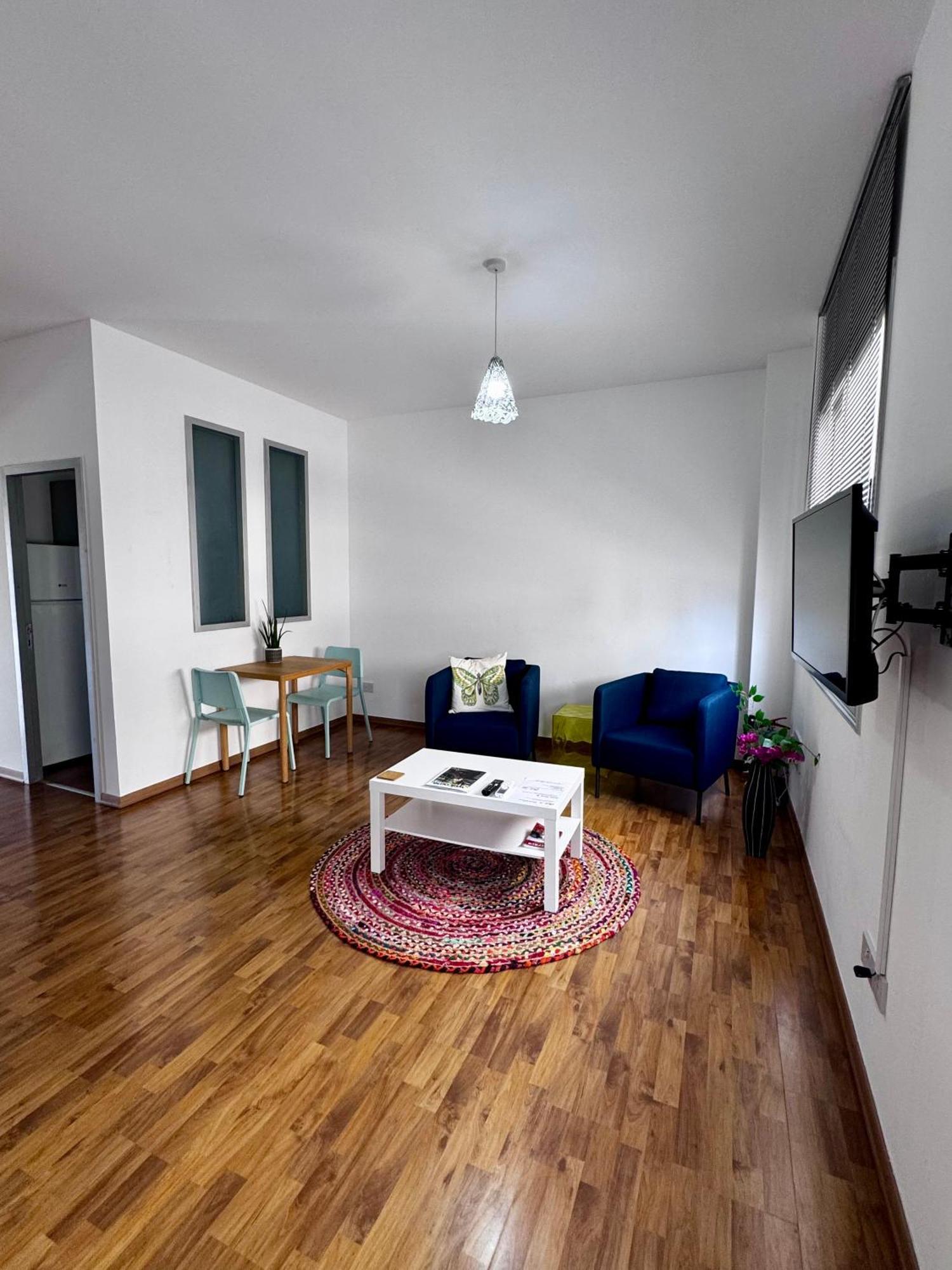 Lovely Studio Apartment In Pafos ภายนอก รูปภาพ