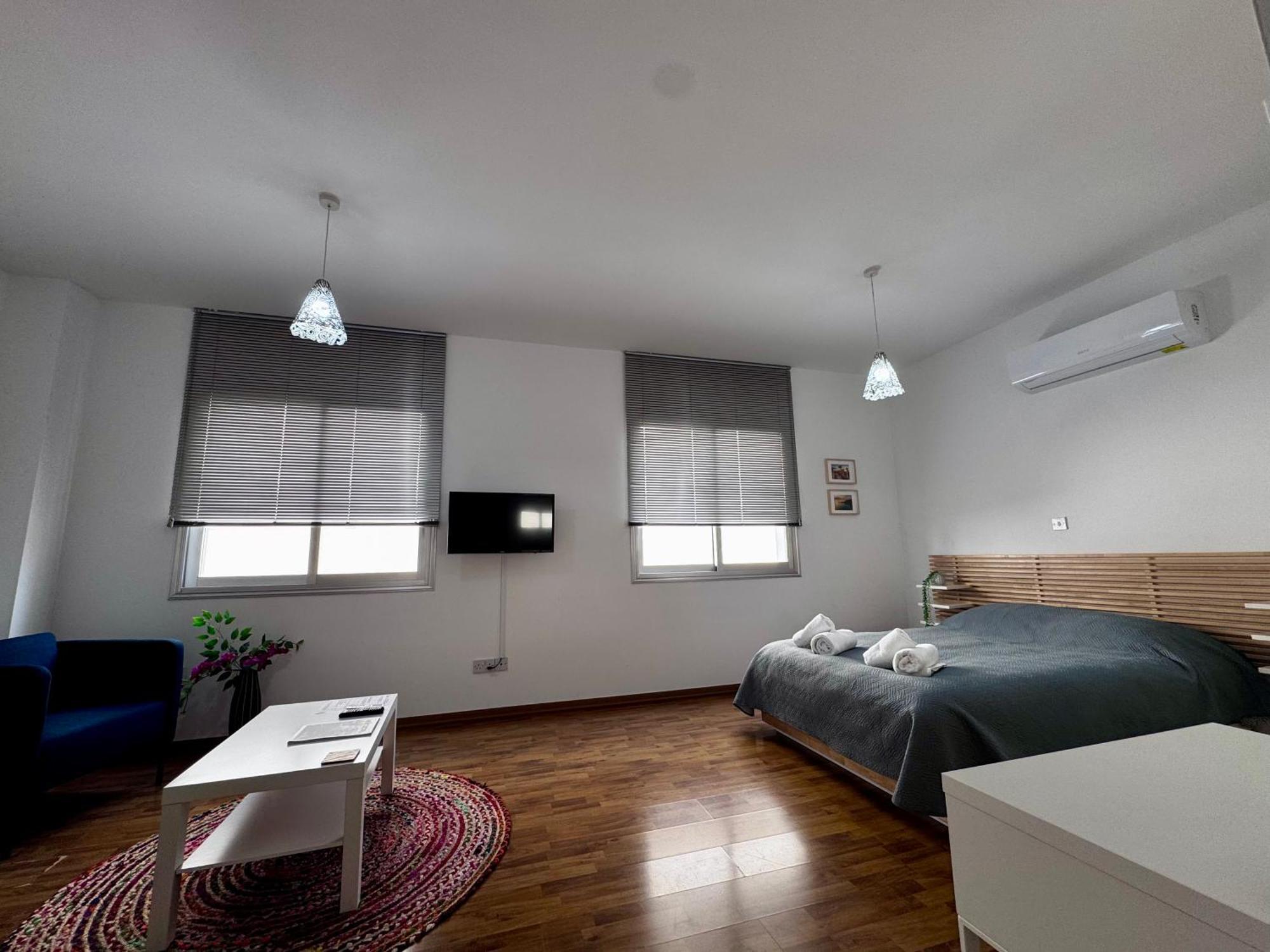 Lovely Studio Apartment In Pafos ภายนอก รูปภาพ